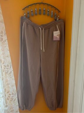 JoyLab Taupe Joggers with White Drawcord & Piping